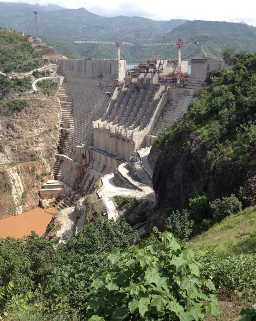 Picture of a dam